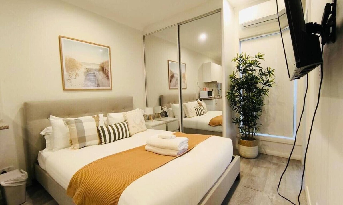 Kingsgrove House | Stylish Getaway Studio Hidden in Kingsgrove