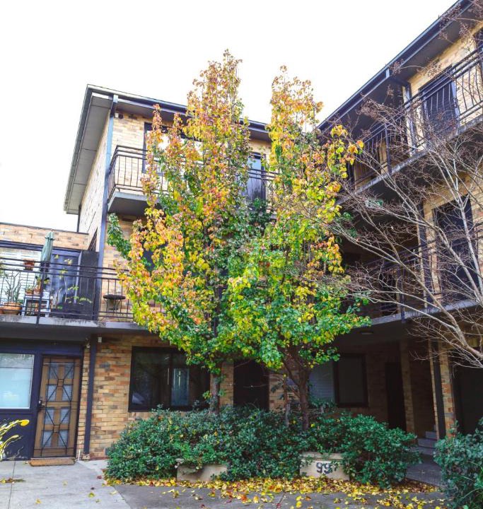 East Melbourne Apartment | Stylish Inner-City Apartment | Near MCG