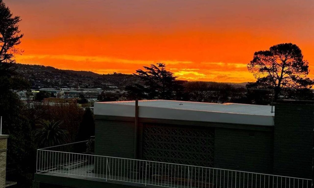 Launceston CBD Apartment | Stylish Parkside Stay | CBD with Parking