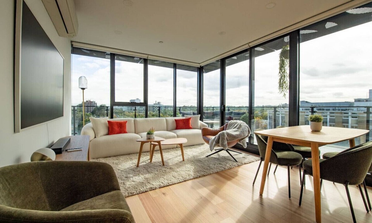 North Melbourne Apartment | Stylish Penthouse Oasis Near Royal Park + Parking