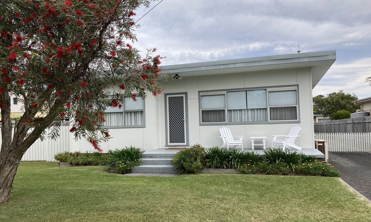 Culburra Beach House | SummerBreeze - only seconds to the beach