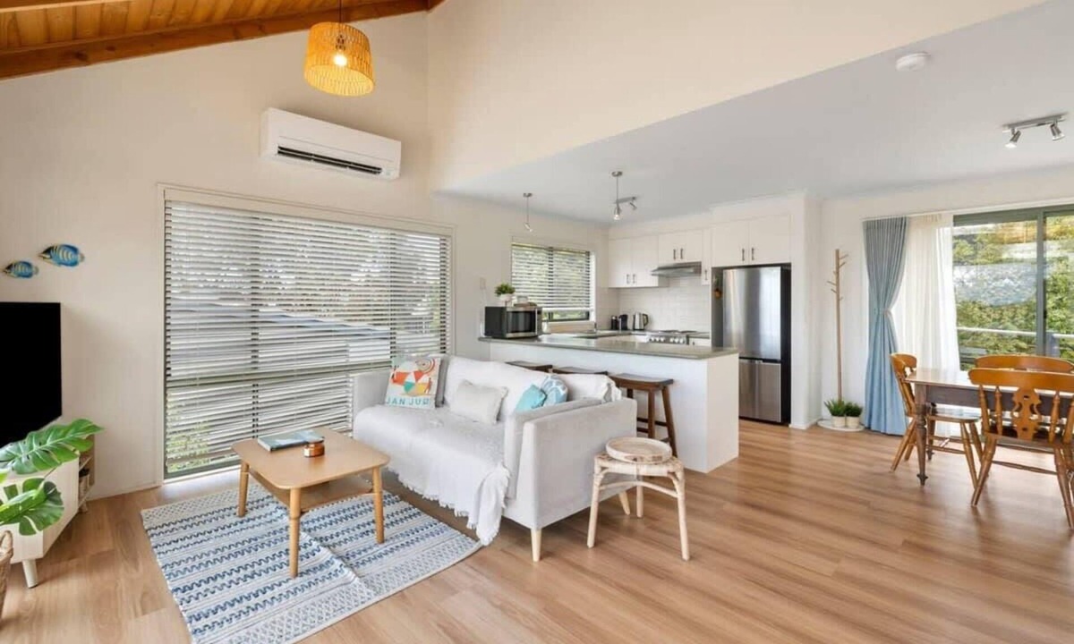 Jan Juc House | Sun-Filled Jan Juc with Ocean Views