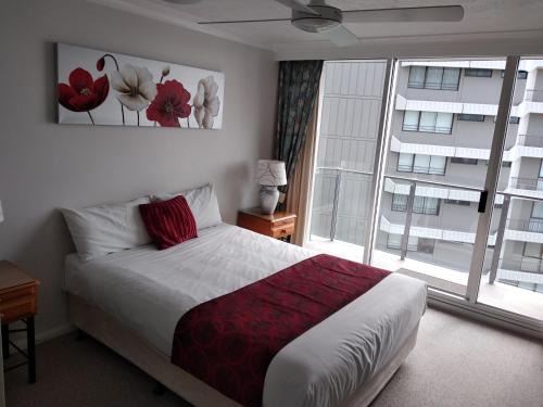Main Beach Resort | Sunbird Beach Resort Gold Coast