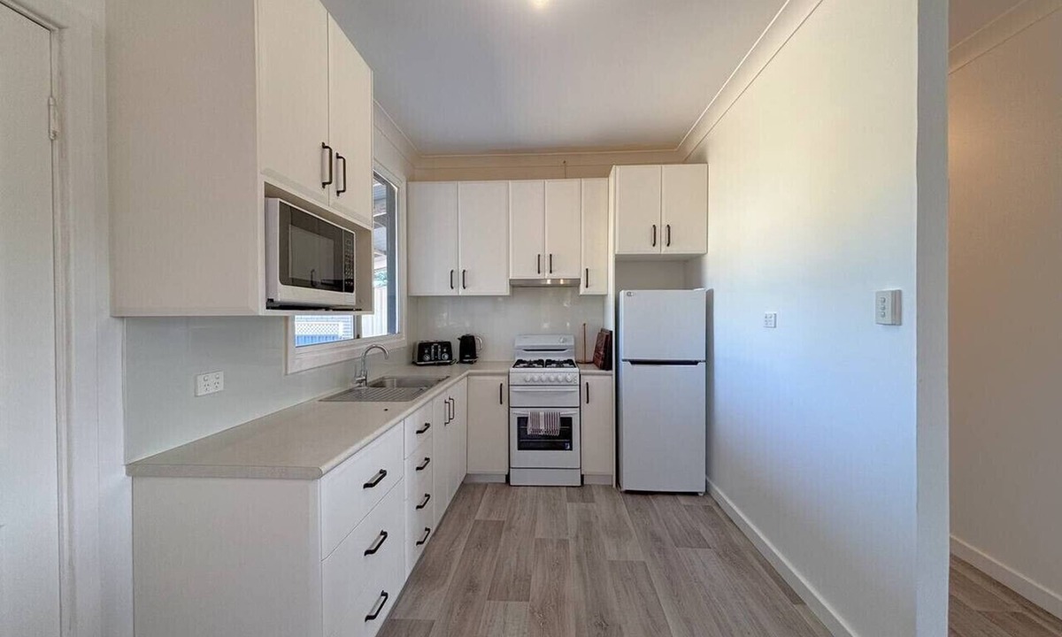 Nulsen House | Sunny Hidden Cottage