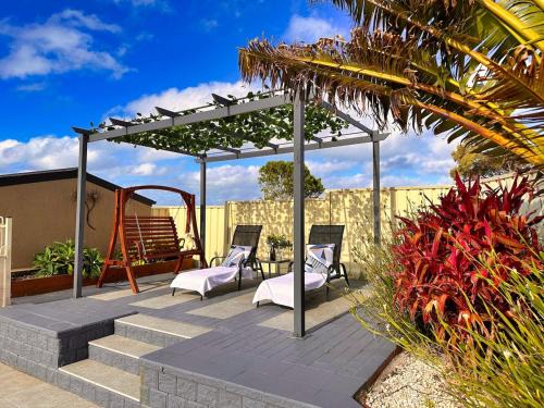 Lake Illawarra House | Sunny Shores Retreat Spacious & Relaxing Escape
