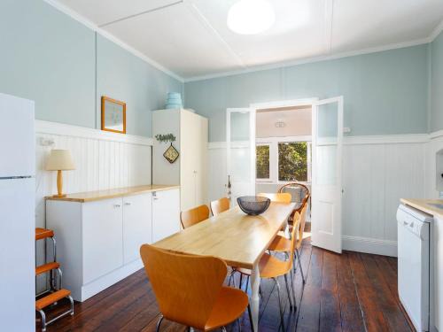 Tea Gardens House | Sunroom Cottage