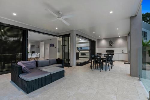 Bongaree House | Sunset Shores