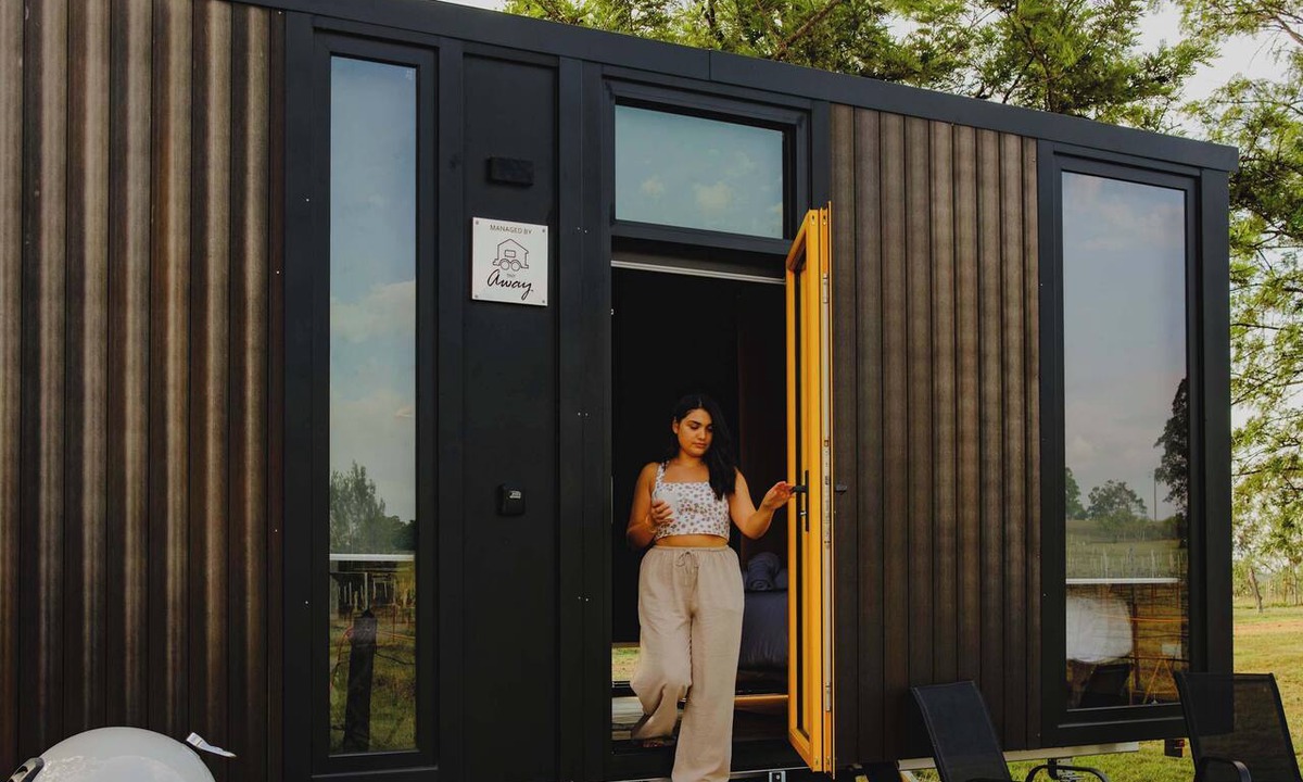 Lovedale Apartment | Sunset Tiny House at Bluebush Estate 2 by Tiny Away