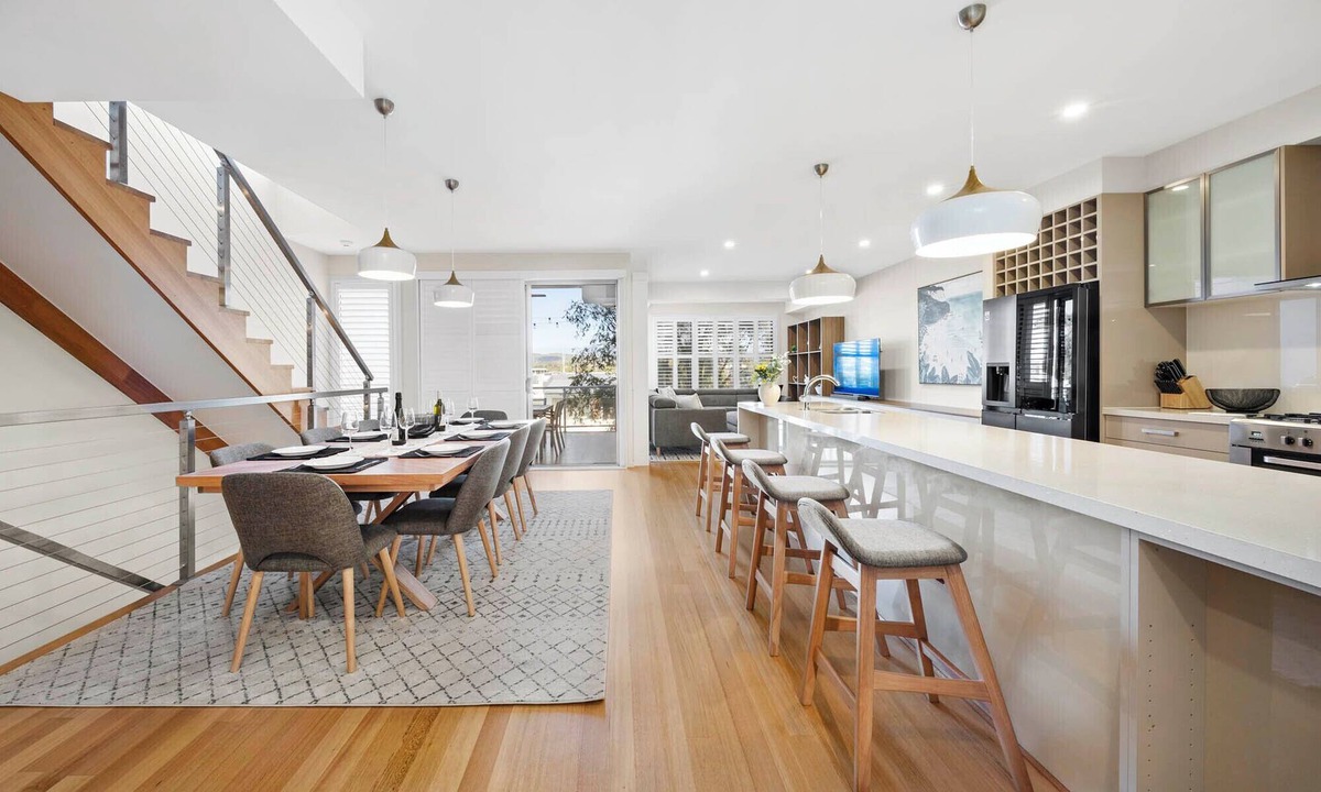 Safety Beach House | Sunsets On Spinnaker