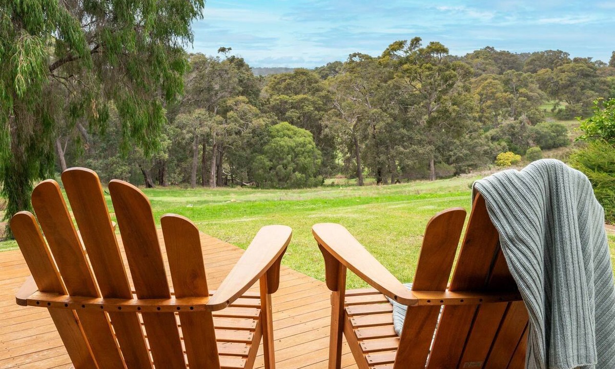 Yallingup Ski Chalet | Swings Vineyard Chalet | Luxury Winery Escape for 4