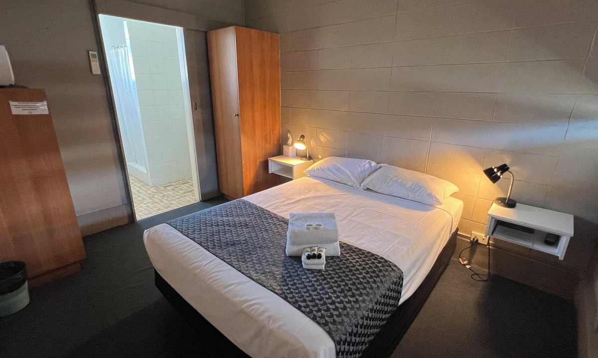 Sarina Hotel | Tandara Hotel Motel