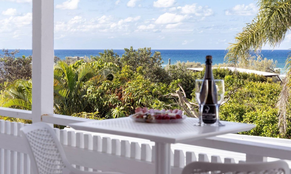 Peregian Beach House | Teal Green Peregian Beach