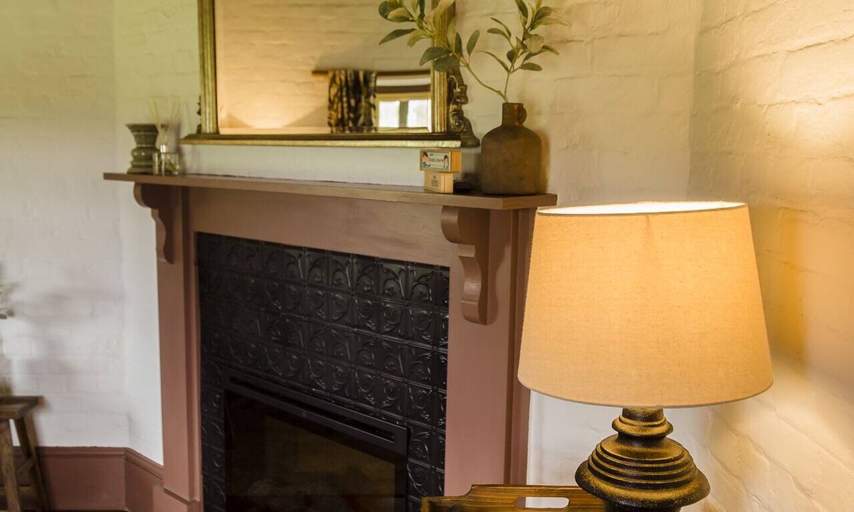 Paterson Bed & Breakfast | The Barracks Tocal