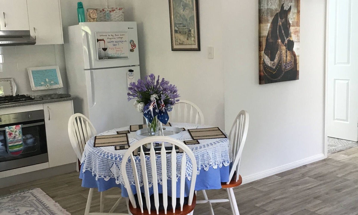 Bundanoon Cottage | The Best Exotic Magnolia Cottage