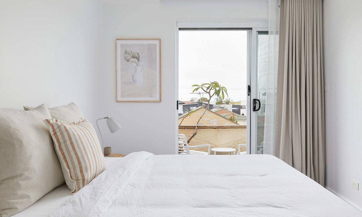 Merewether Apartment | The Breeze - holiday apartment in Merewether, Newcastle