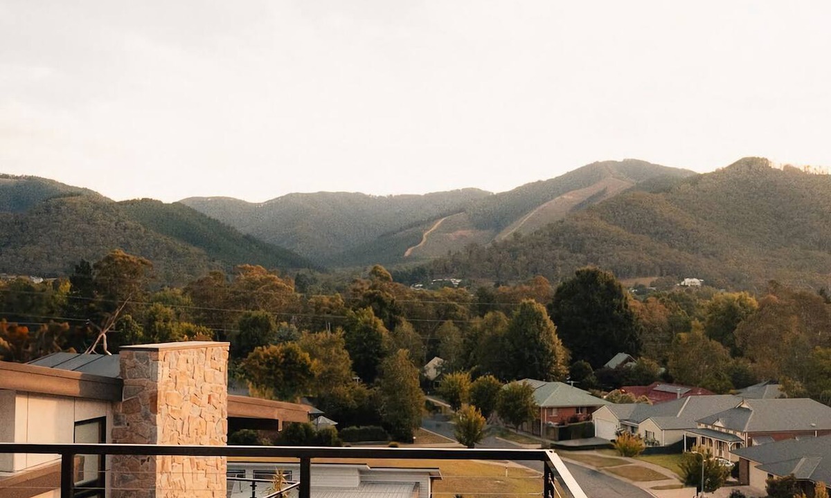 Bright House | The Bright Haus - 4 Bedroom - Discover this modern sanctuary that redefines luxury living.