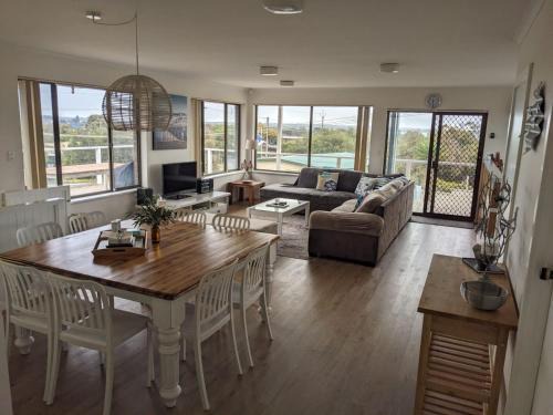 Goolwa Beach House | The Castle - Goolwa Beach