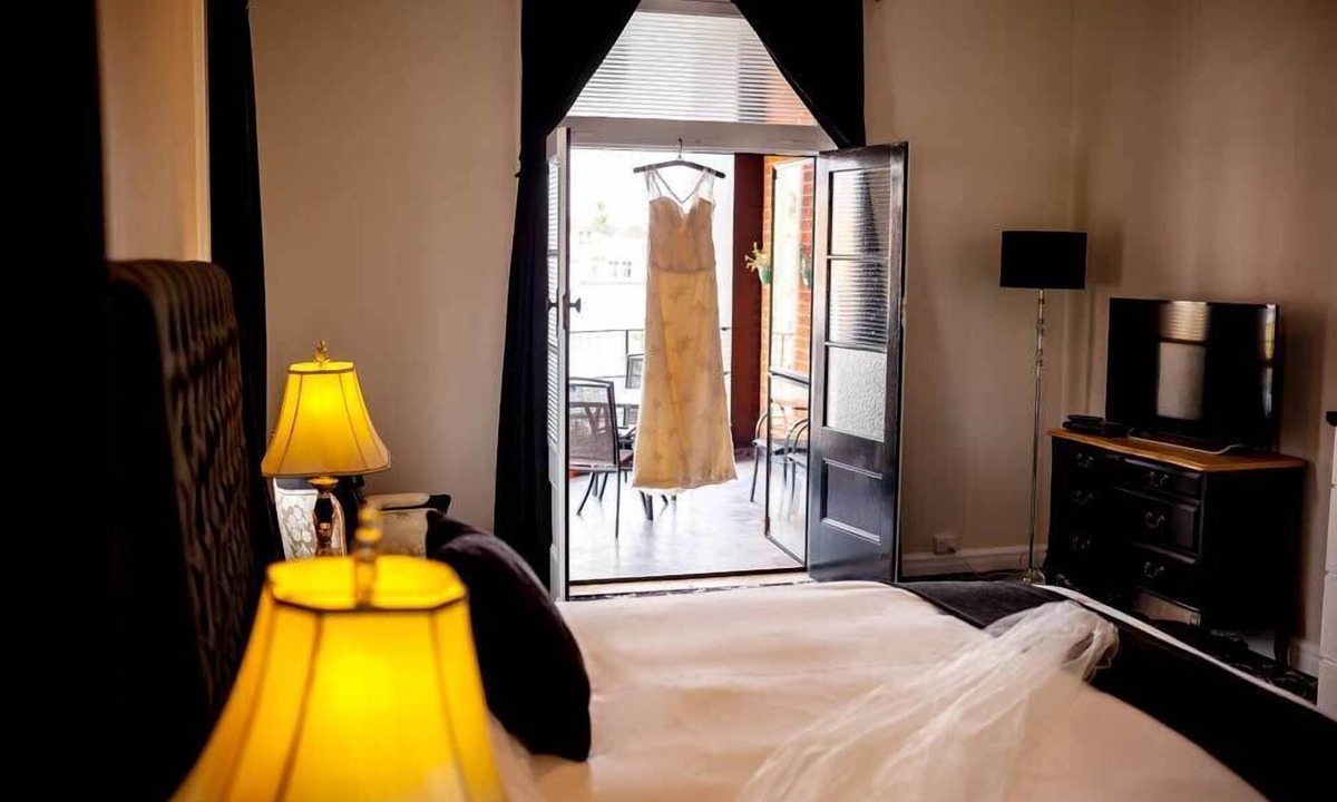 Tenterfield Hotel | The Commercial Boutique Hotel