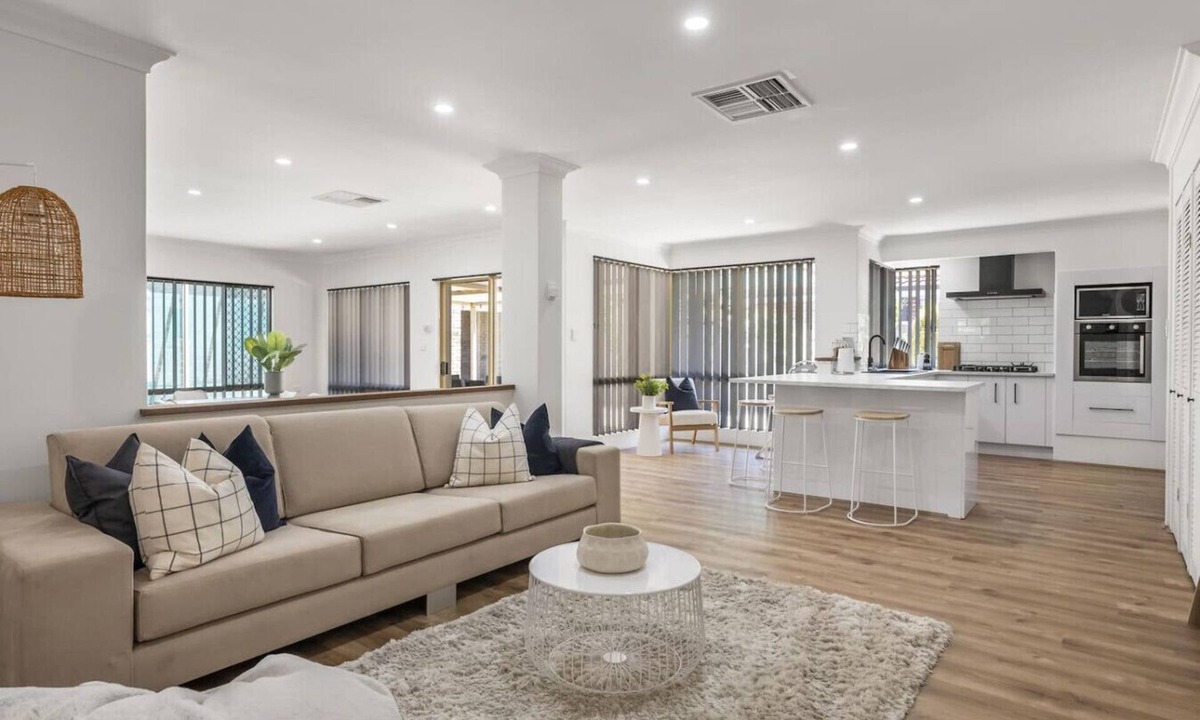 Halls Head House | The Crabbers House: Pet-Friendly 4-Bedroom Home with Two Lounges, Halls Head