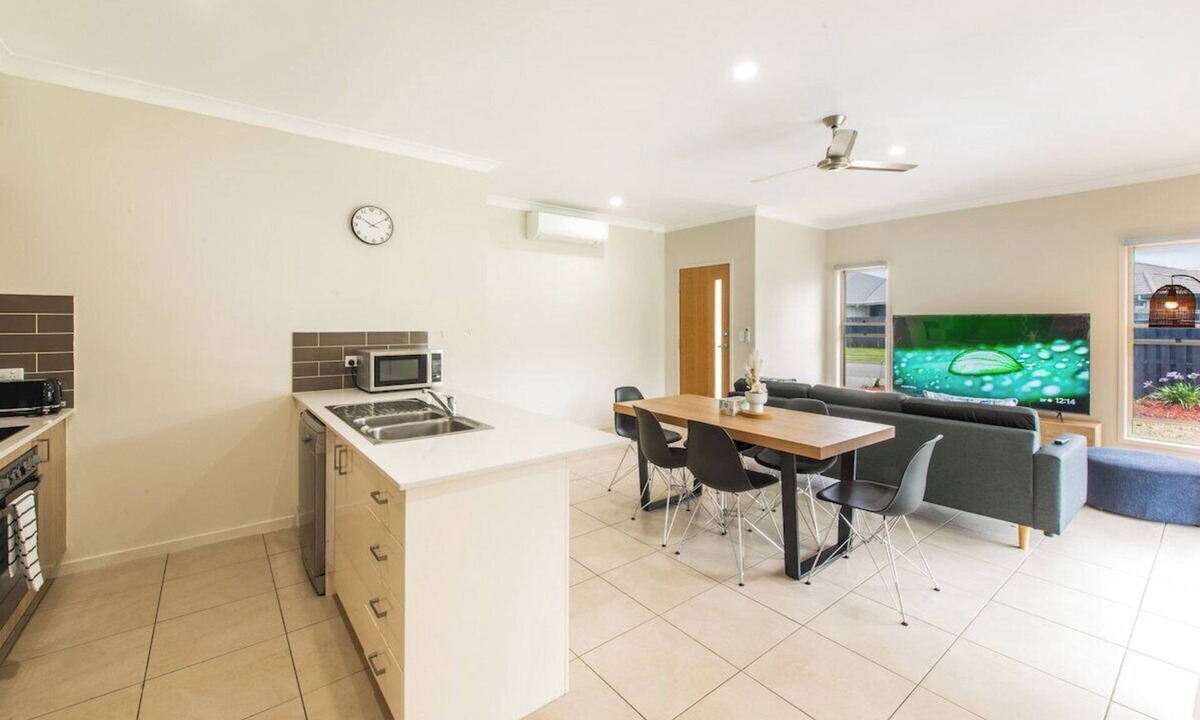 Coomera House | The Entire House: Everything Is Within Easy Reach — Plus Theme Parks!