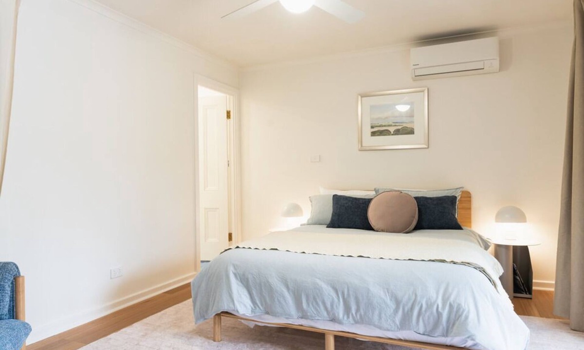 The Range Apartment | The Flat Nook Peaceful setting on a vineyard