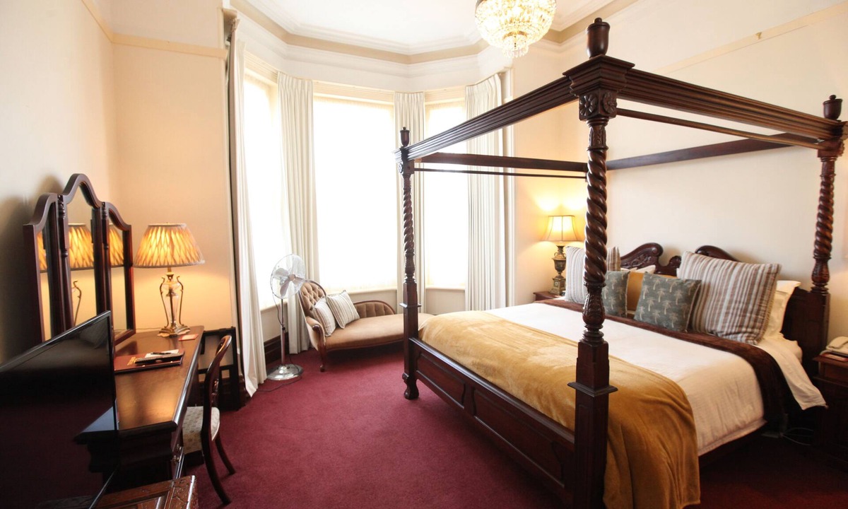 Devonport Bed & Breakfast | The Grand On Macfie