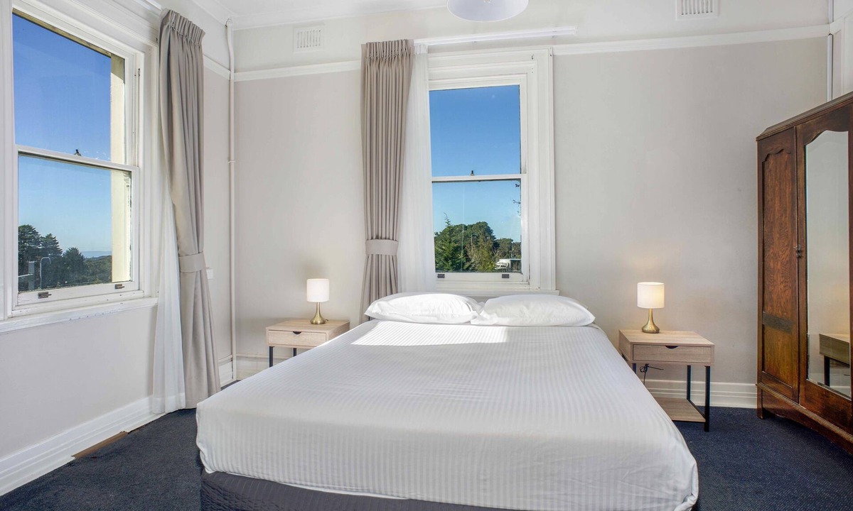 Wentworth Falls Hotel | The Grand View Hotel