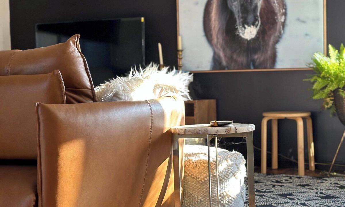 Fish Creek House | The Haven at Stable & Nook - PF Retreat Close the the Prom with Jacuzzi