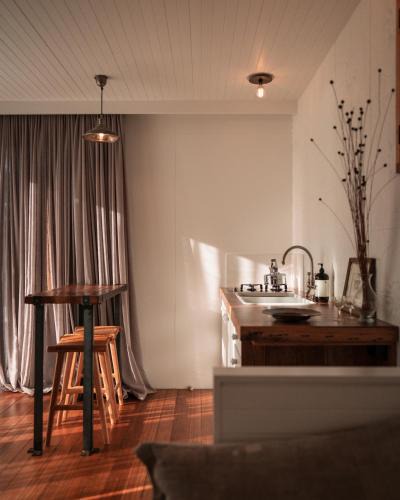 Alonnah Villa | The Hide private Waterfront on Beautiful Bruny