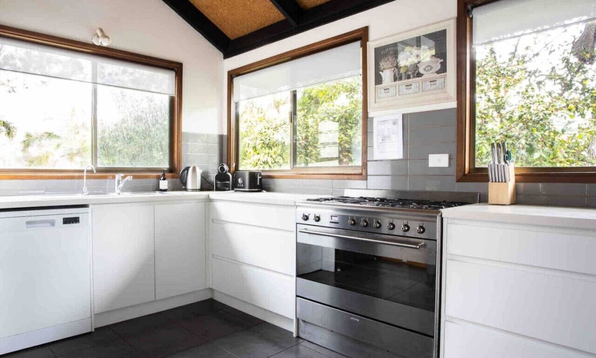 Bogangar House | The Lakefront House - Cabarita Beach