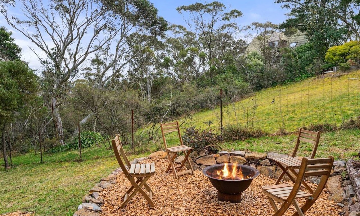 Mount Victoria House | The Mount Vic Escape Fire Pit & Bush Views