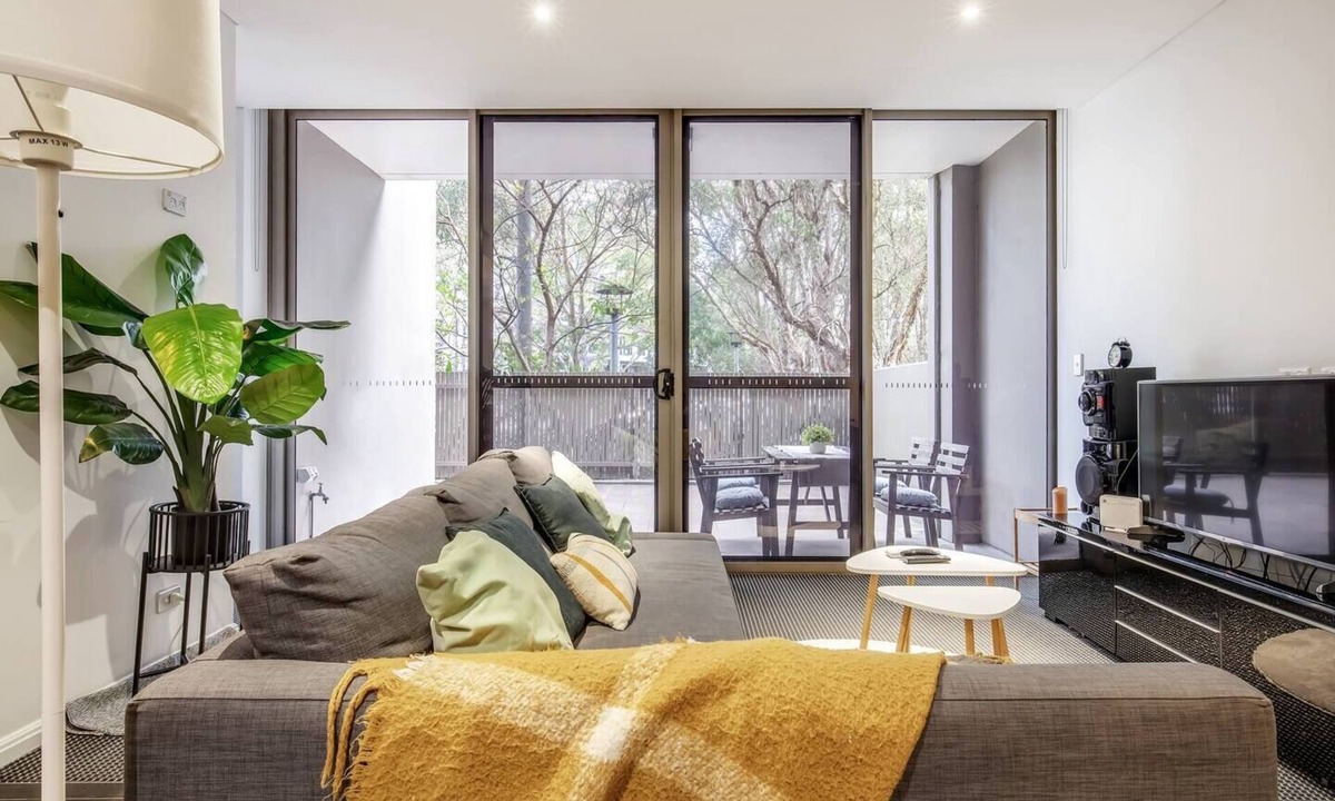Zetland Apartment | The Patio Live like a Local in Spacious Comfort