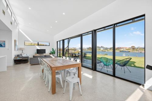 Nangkita House | The Pavilion on Wentworth - A Tranquil Lagoon Escape