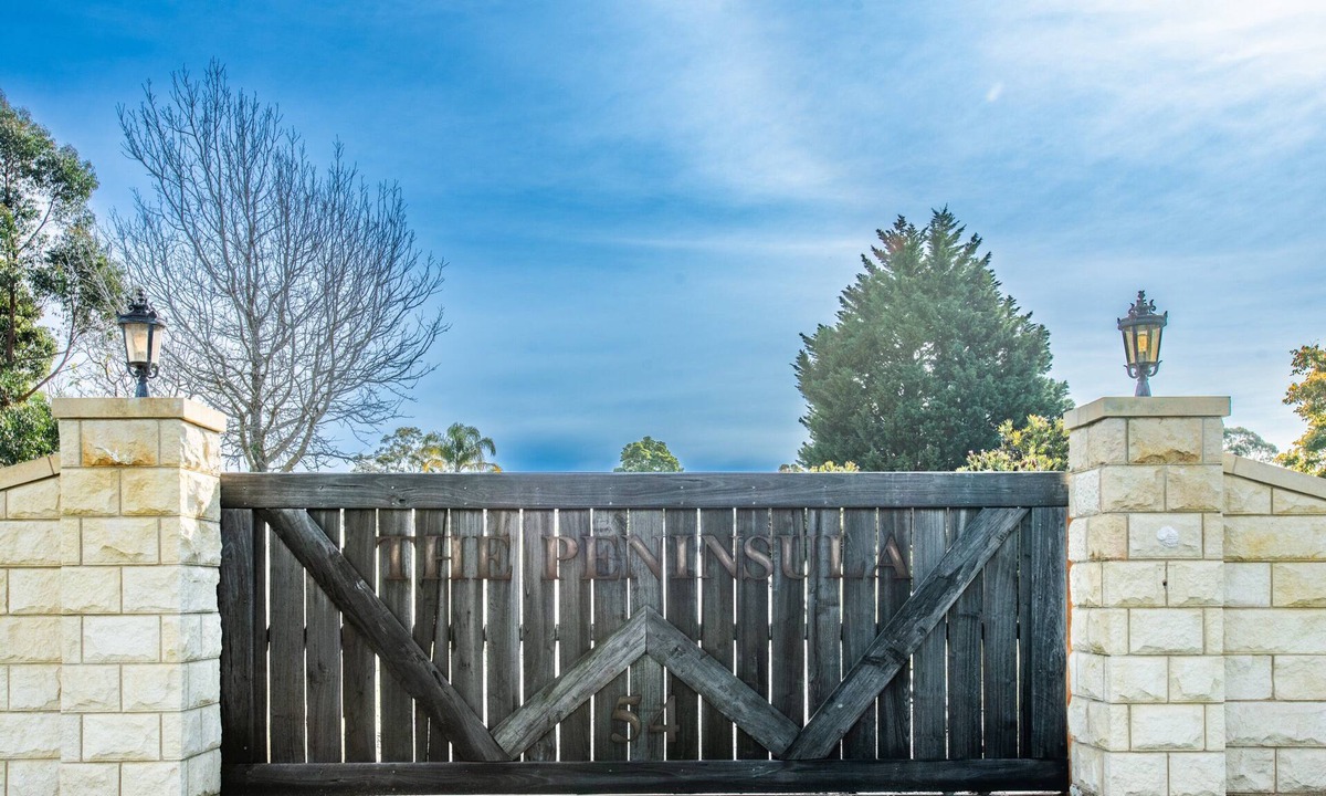 Broadwater Cabin | The Peninsula - Pool and Privacy