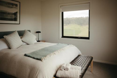 Broadmarsh Villa | The Picker's Hut - Luxury Farm Stay