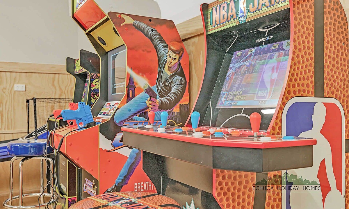 Echuca House | The Rad Shack - Family Paradise with Arcade room!
