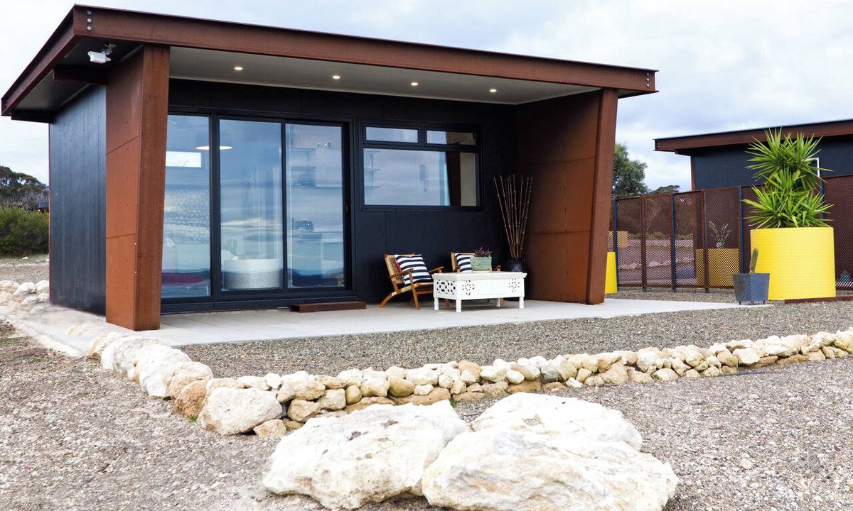 Dudley West Apartment | The Rusty Kangaroo Hideaway Studio - Exclusive Ocean-View