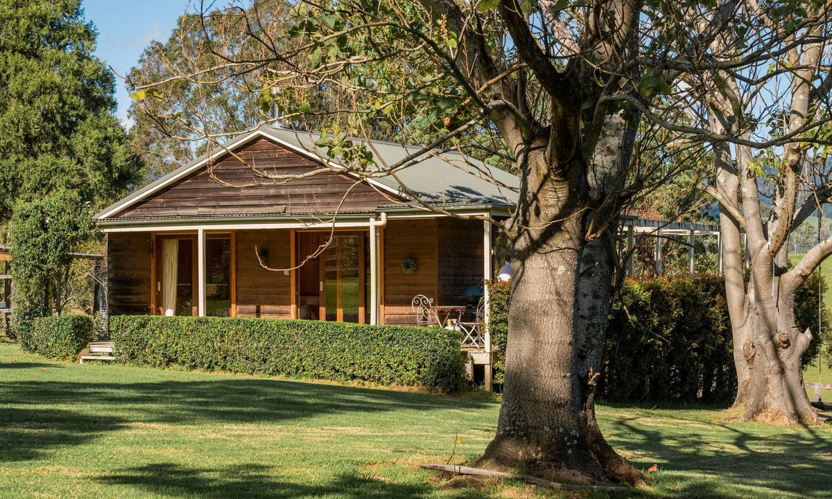 Barrengarry Cottage | The Willows - Book 2 nights + Stay a 3rd night for Free until the end of August