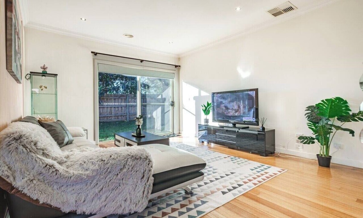 Nunawading House | This house is a 3 bedroom(s), 2 bathrooms, located in Nunawading, VIC.