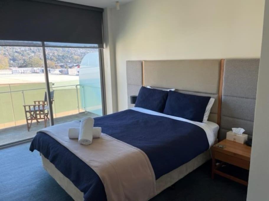 Launceston CBD Apartment | Three bedroom apartment in Sebel complex- on site restaurant, room service, gym and parking