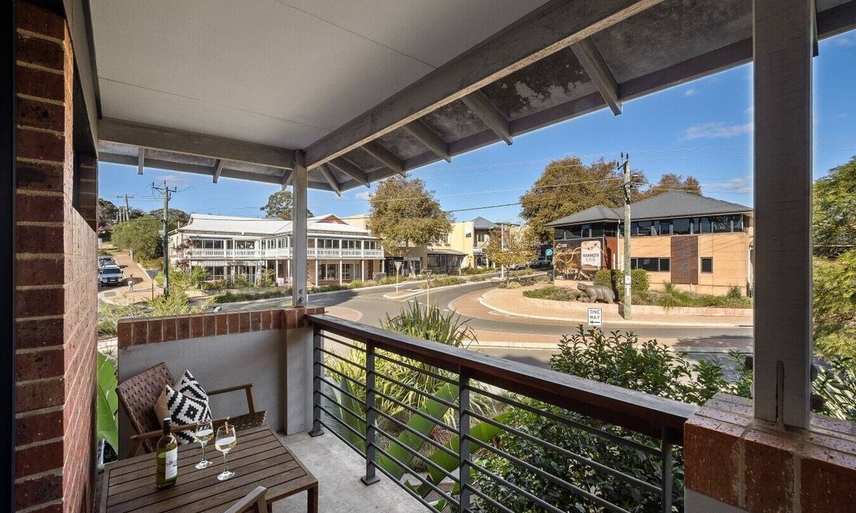 Margaret River Villa | Three Seven Six | Walk to Cafes | Family Friendly
