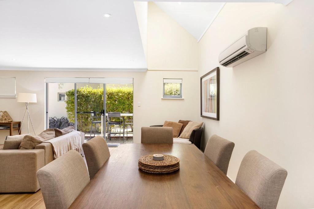 Broadwater Villa | Tides at 65 Cape View Resort
