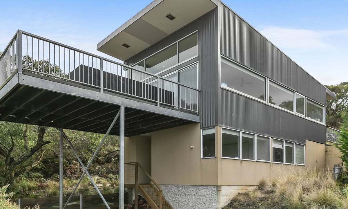 Fairhaven House | Timbara Hideaway - Ocean Views - Pet Friendly