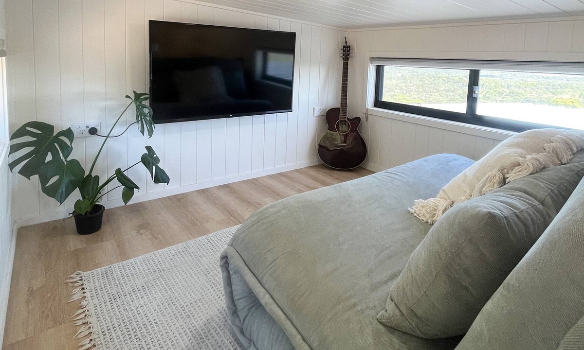 Agnes Water Cabin | Tiny house, big views- native bush setting, 5 mins to beach!