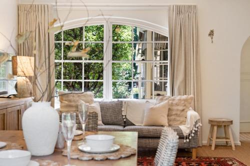 Toorak Gardens Apartment | Toorak Escape - Serene Stay near Burnside Village