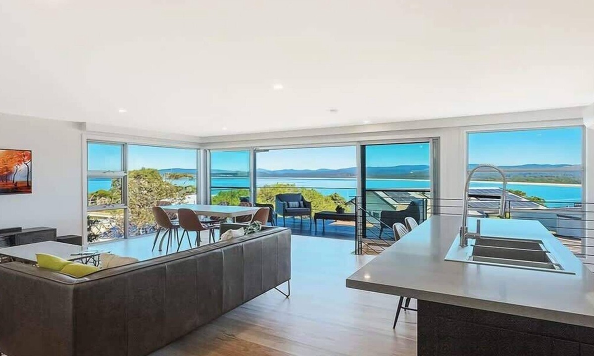 Merimbula House | Top of Cliff