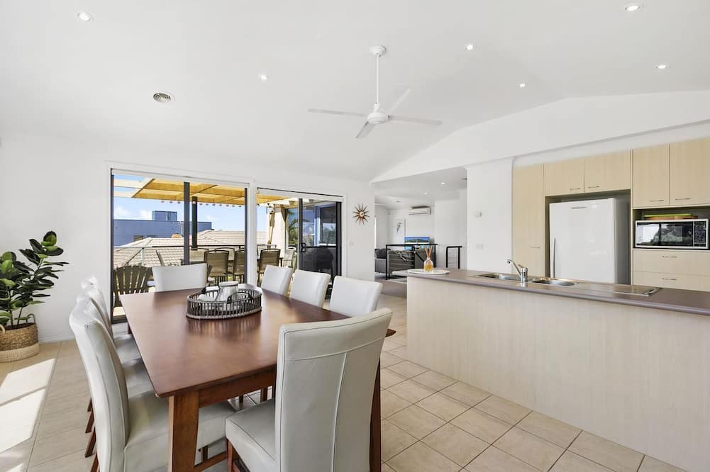 Torquay House | Torquay Sea-Cret