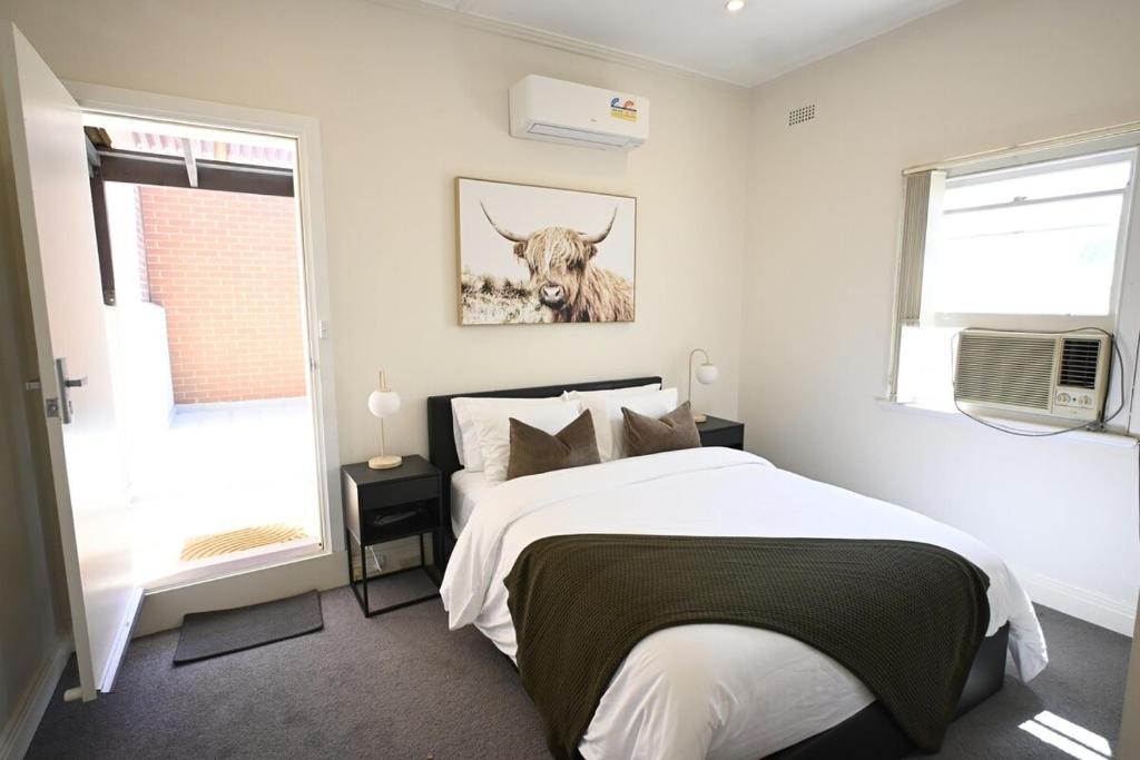 Glen Iris Apartment | Townhouse in Glen Iris