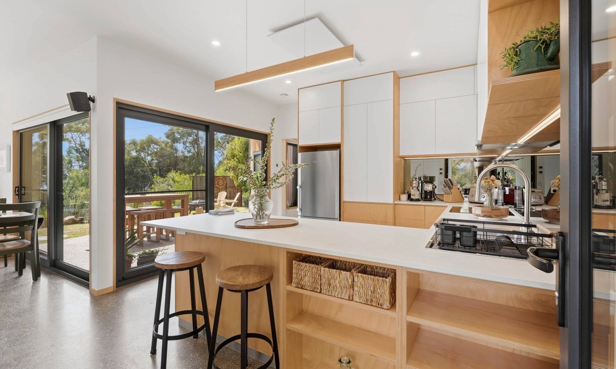 Coningham House | Tranquility Base - 1 Bedroom Unit - Beachside