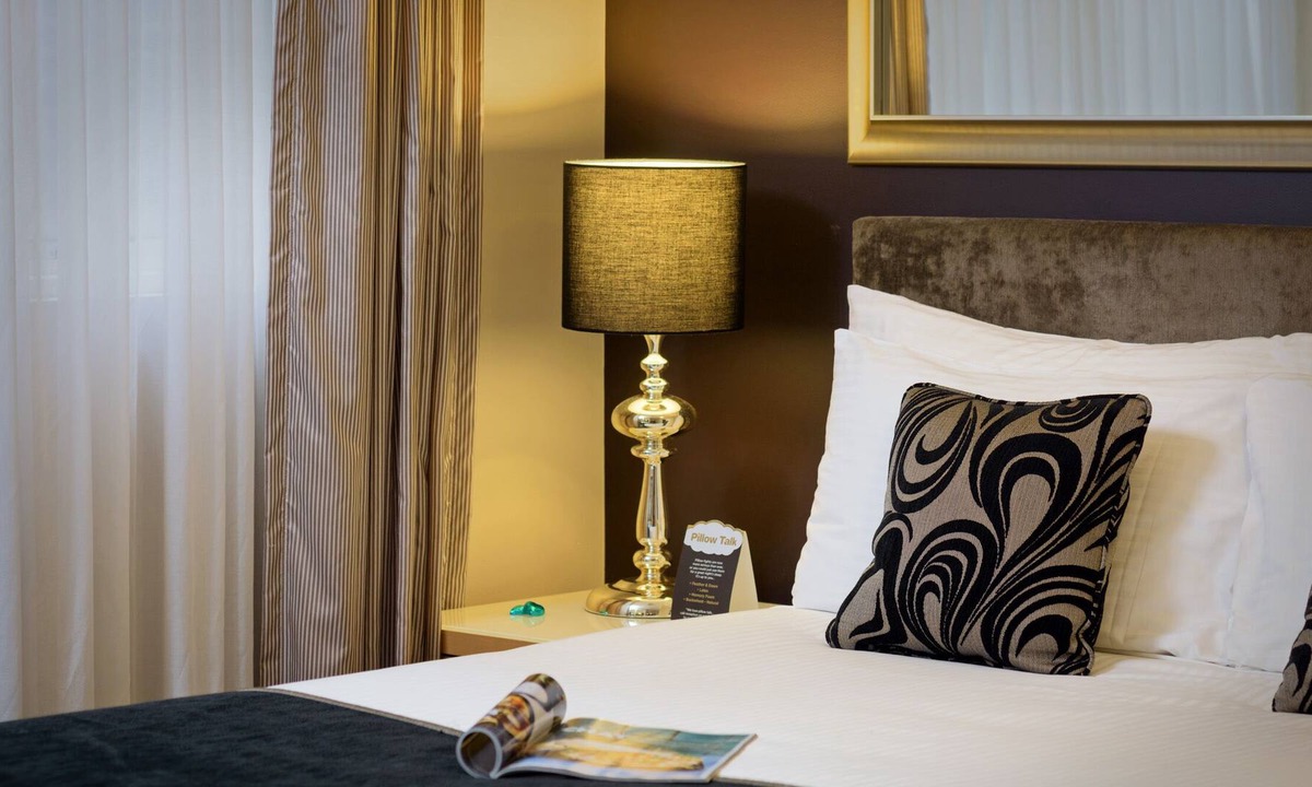 Melbourne Central Business District Apartment | TREASURY on COLLINS Apartment Hotel in Melbourne CBD